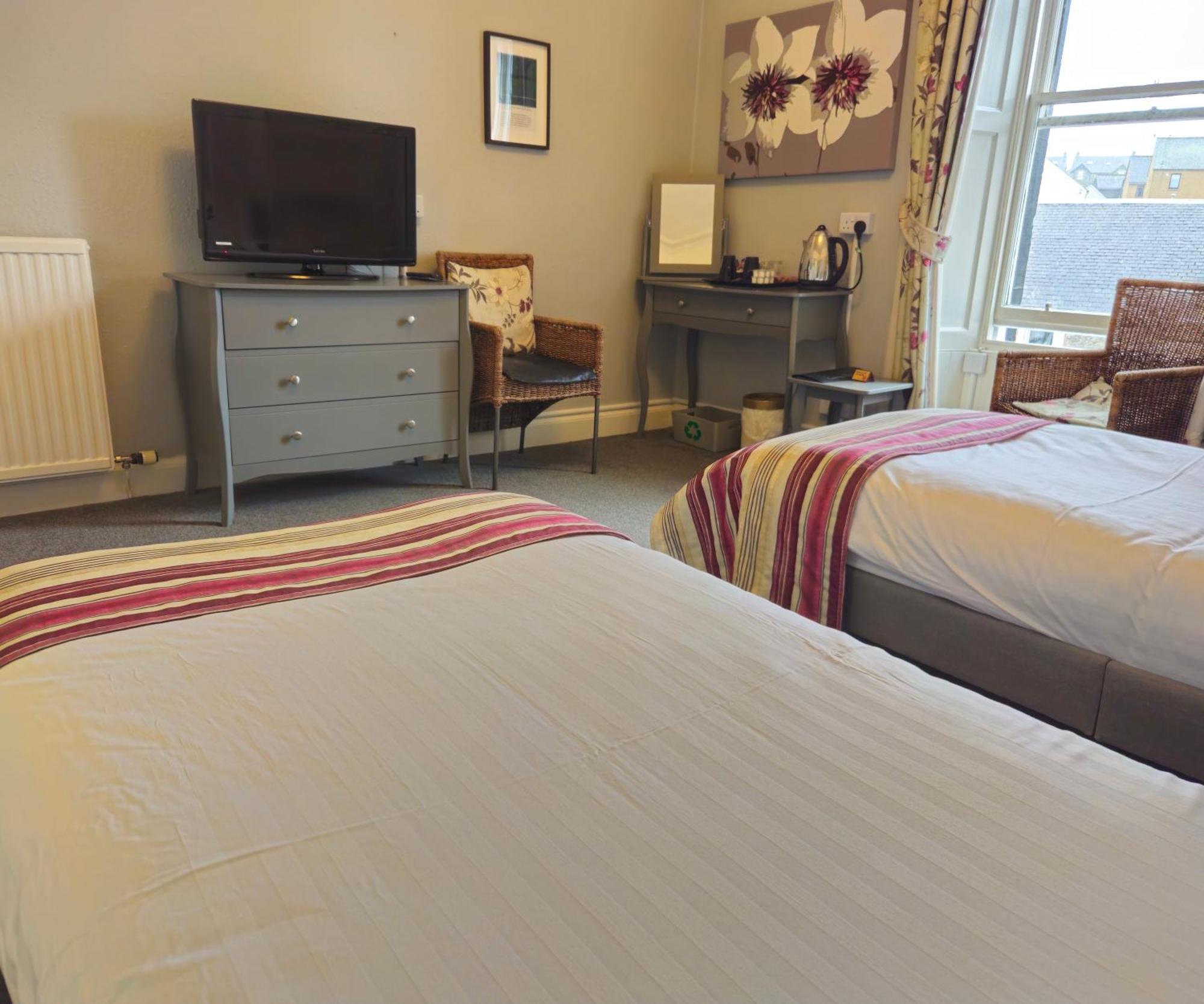 The County Hotel - Self Check-In, Ultra Fast Wi-Fi, Free Parking, Central Location Селкърк Екстериор снимка