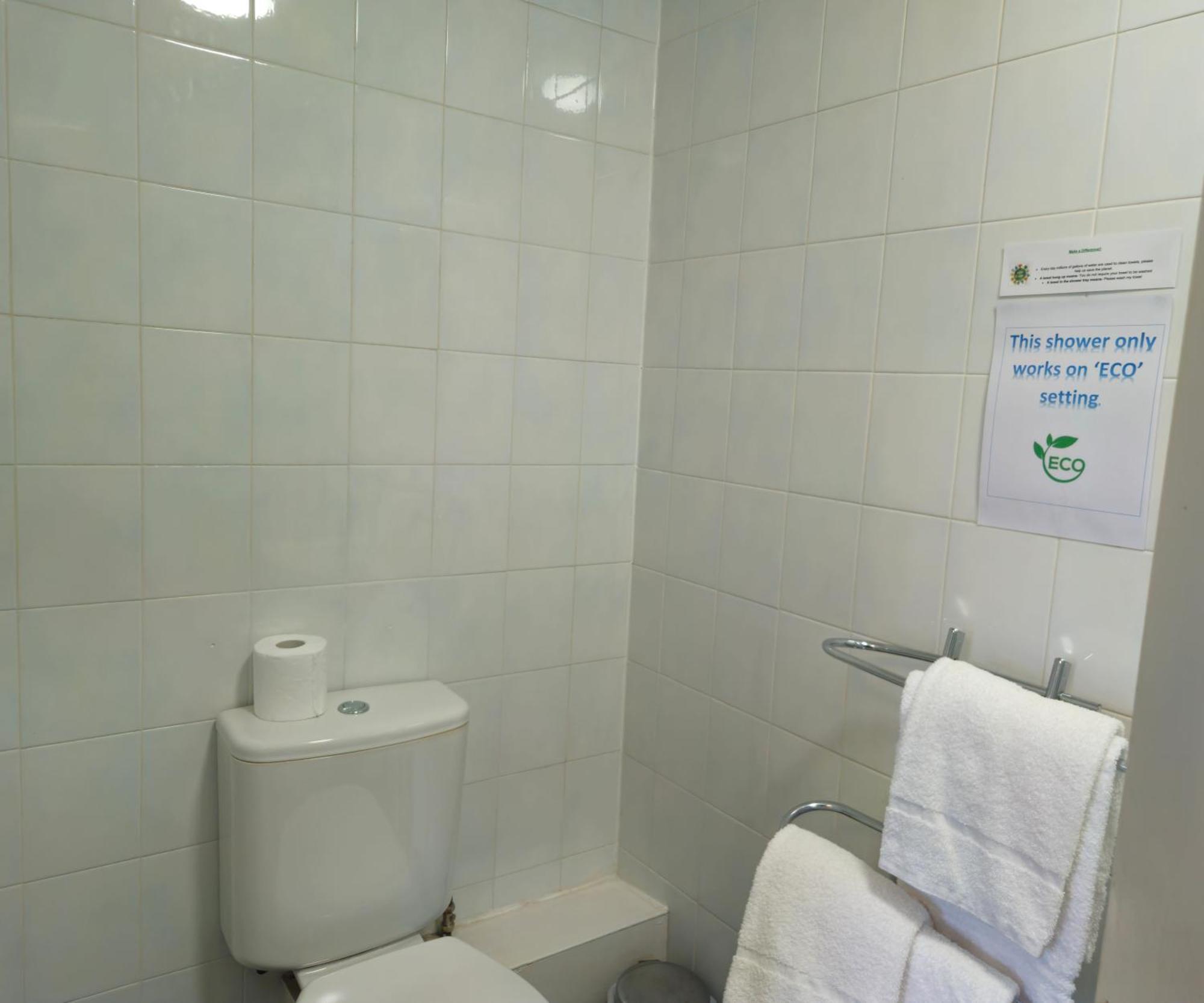The County Hotel - Self Check-In, Ultra Fast Wi-Fi, Free Parking, Central Location Селкърк Екстериор снимка