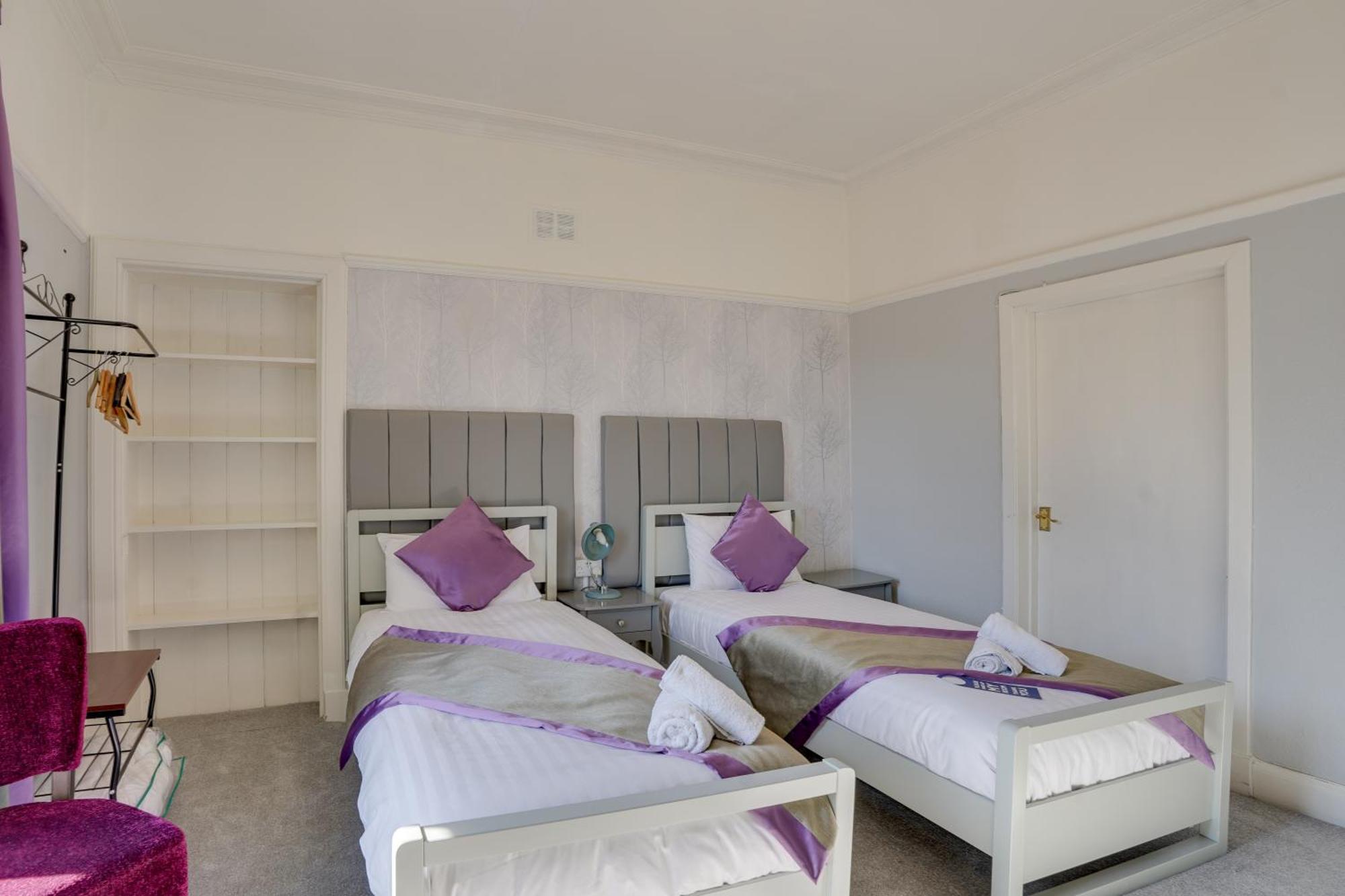 The County Hotel - Self Check-In, Ultra Fast Wi-Fi, Free Parking, Central Location Селкърк Екстериор снимка