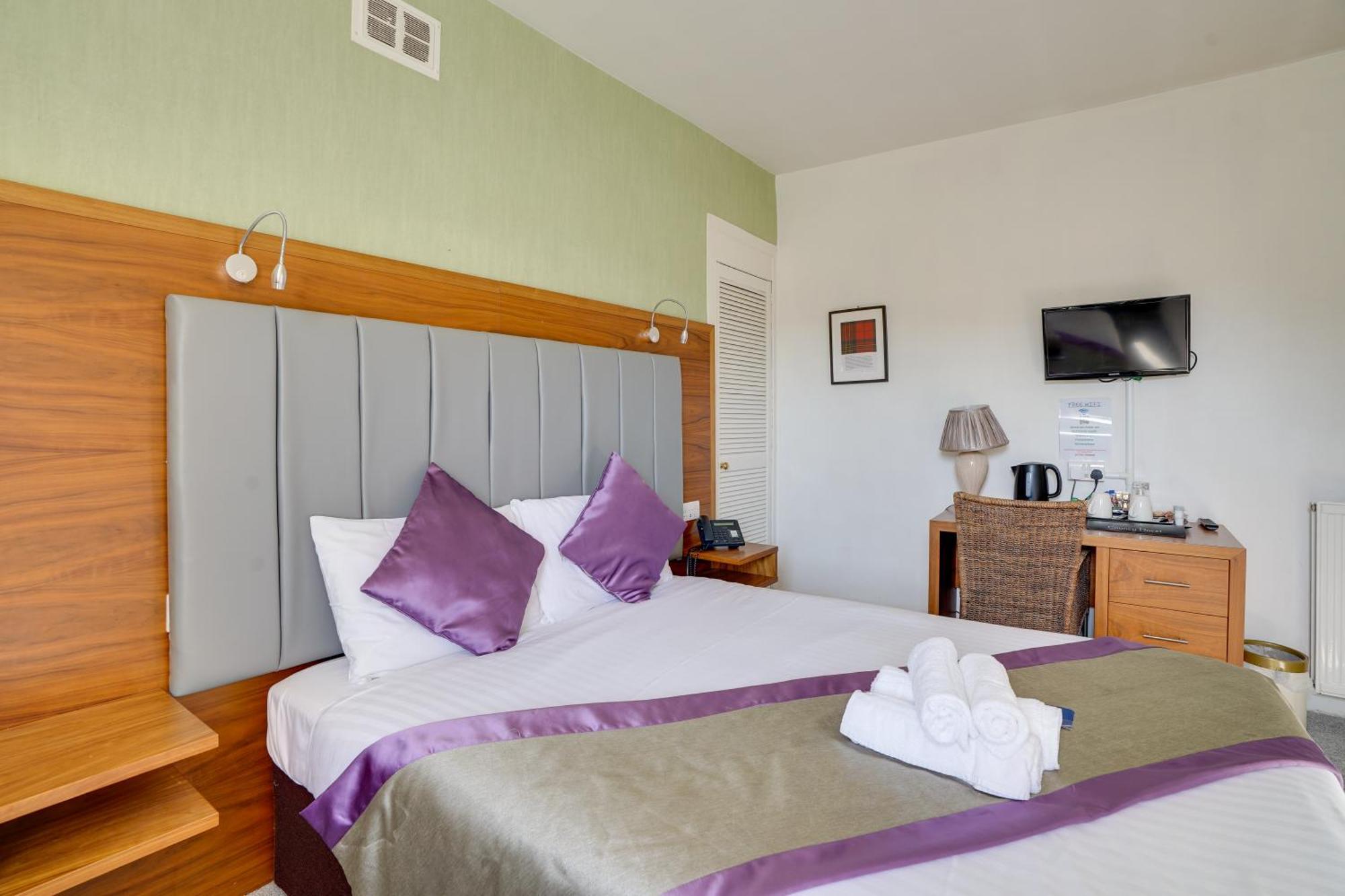 The County Hotel - Self Check-In, Ultra Fast Wi-Fi, Free Parking, Central Location Селкърк Екстериор снимка