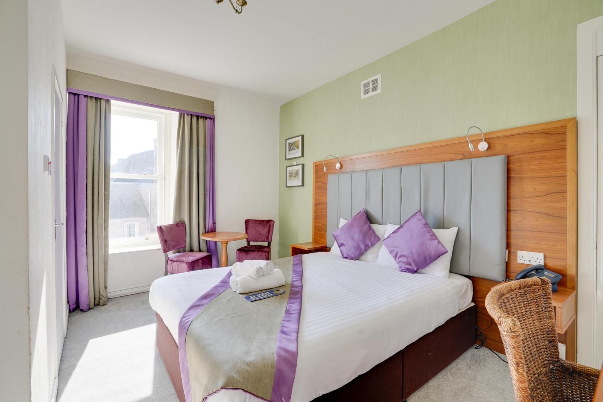 The County Hotel - Self Check-In, Ultra Fast Wi-Fi, Free Parking, Central Location Селкърк Екстериор снимка