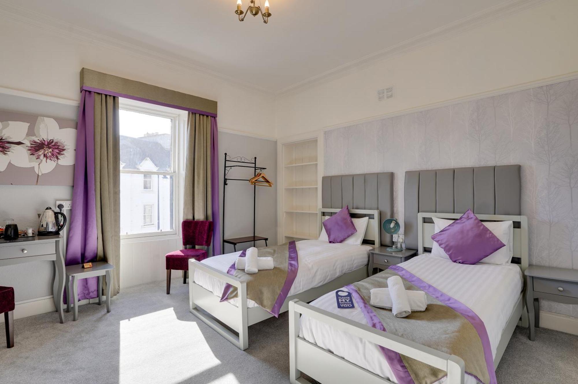 The County Hotel - Self Check-In, Ultra Fast Wi-Fi, Free Parking, Central Location Селкърк Екстериор снимка