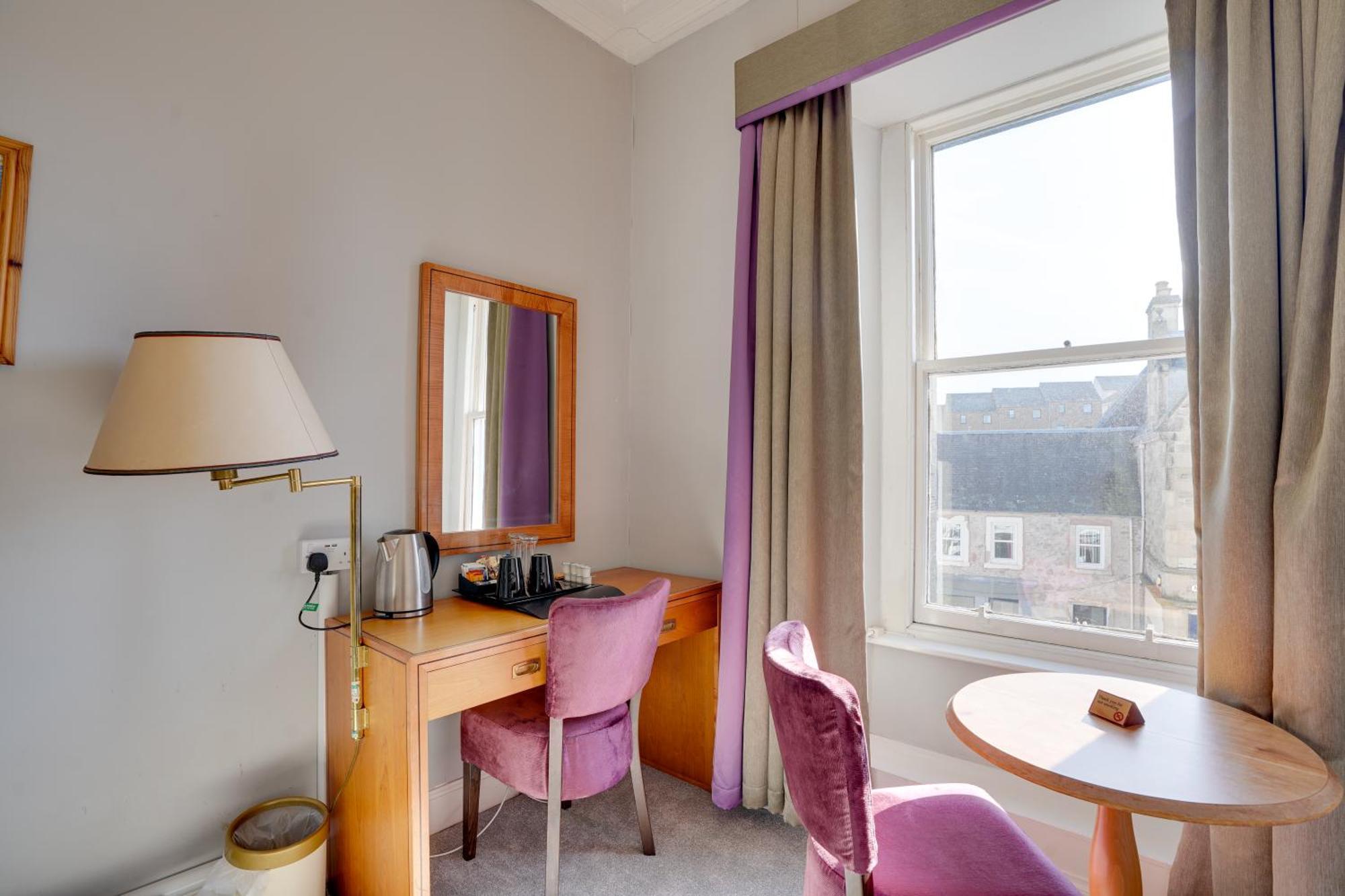 The County Hotel - Self Check-In, Ultra Fast Wi-Fi, Free Parking, Central Location Селкърк Екстериор снимка
