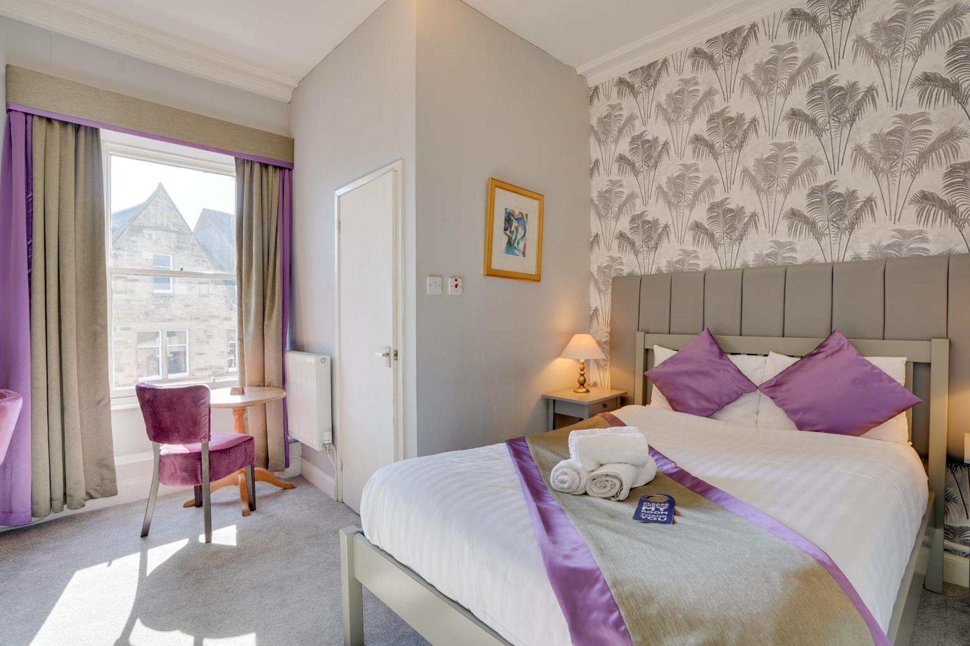 The County Hotel - Self Check-In, Ultra Fast Wi-Fi, Free Parking, Central Location Селкърк Екстериор снимка
