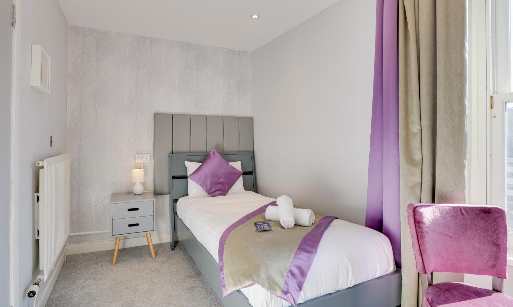 The County Hotel - Self Check-In, Ultra Fast Wi-Fi, Free Parking, Central Location Селкърк Екстериор снимка